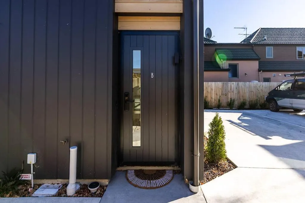 Brand New, Private & Central Townhouse Christchurch Appartement