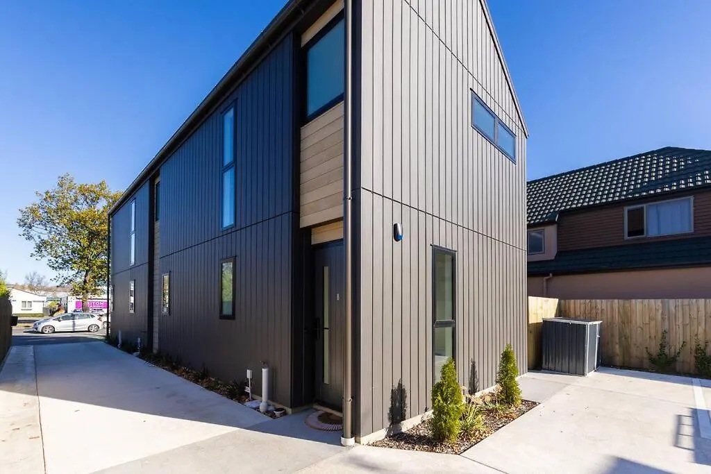 Brand New, Private & Central Townhouse Christchurch