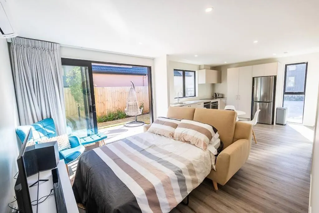 Apartment Brand New, Private & Central Townhouse Christchurch